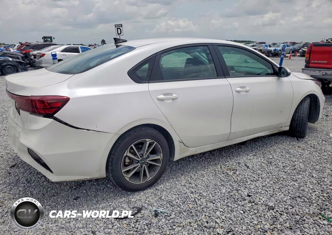 2024 Kia Forte Lxs VIN:3KPF24AD6RE794164 - 3