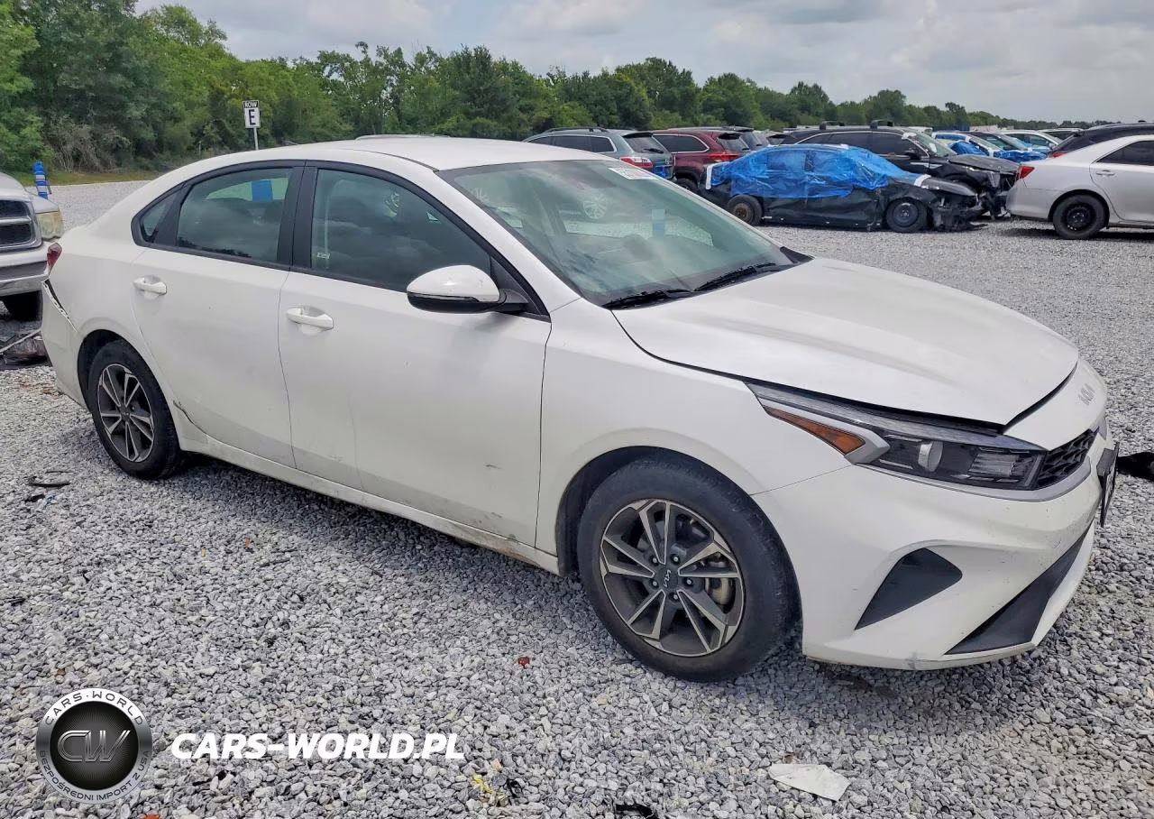 2024 Kia Forte Lxs VIN:3KPF24AD6RE794164 - 4