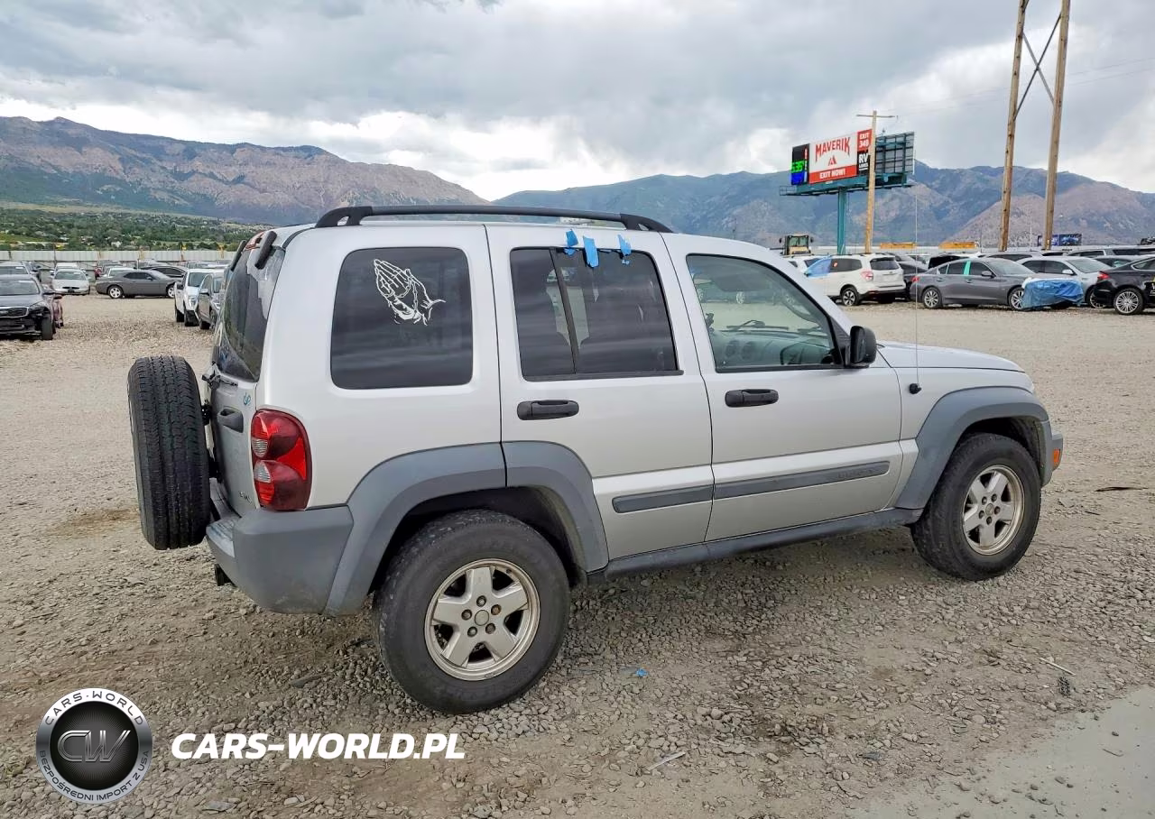 2005 Jeep Liberty Sport VIN:1J4GL48K05W717516 - 3