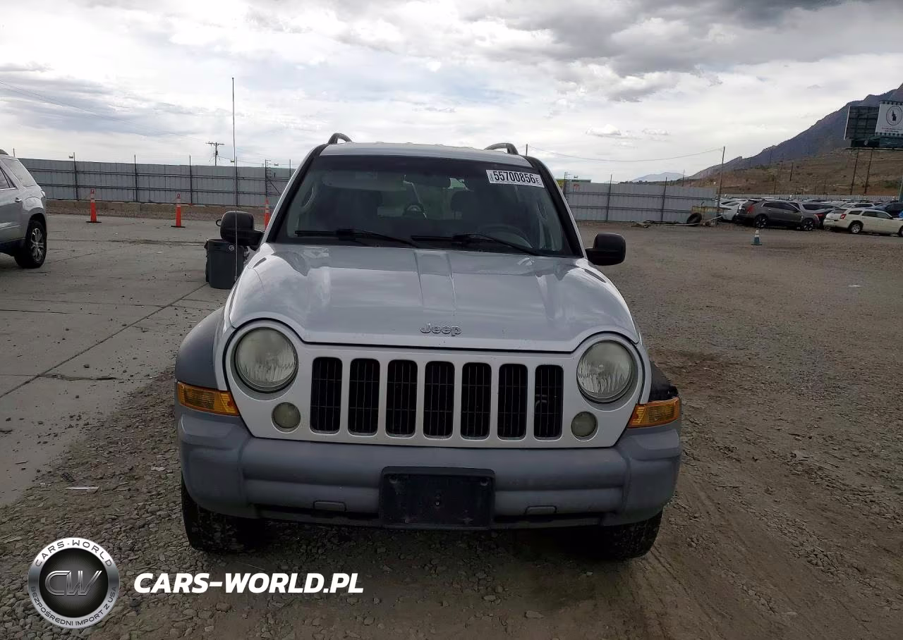 2005 Jeep Liberty Sport VIN:1J4GL48K05W717516 - 5