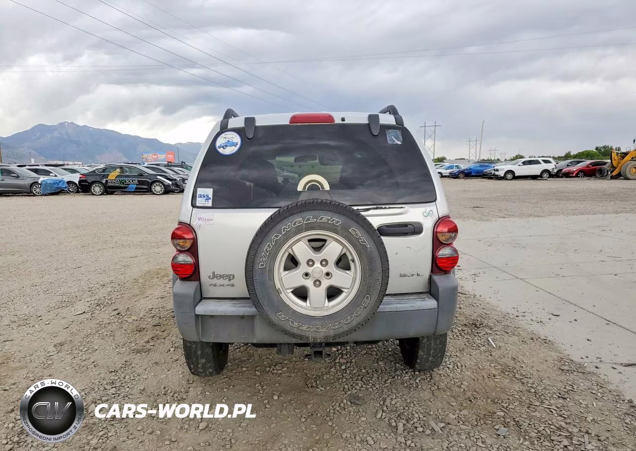 2005 Jeep Liberty Sport VIN:1J4GL48K05W717516 - 6