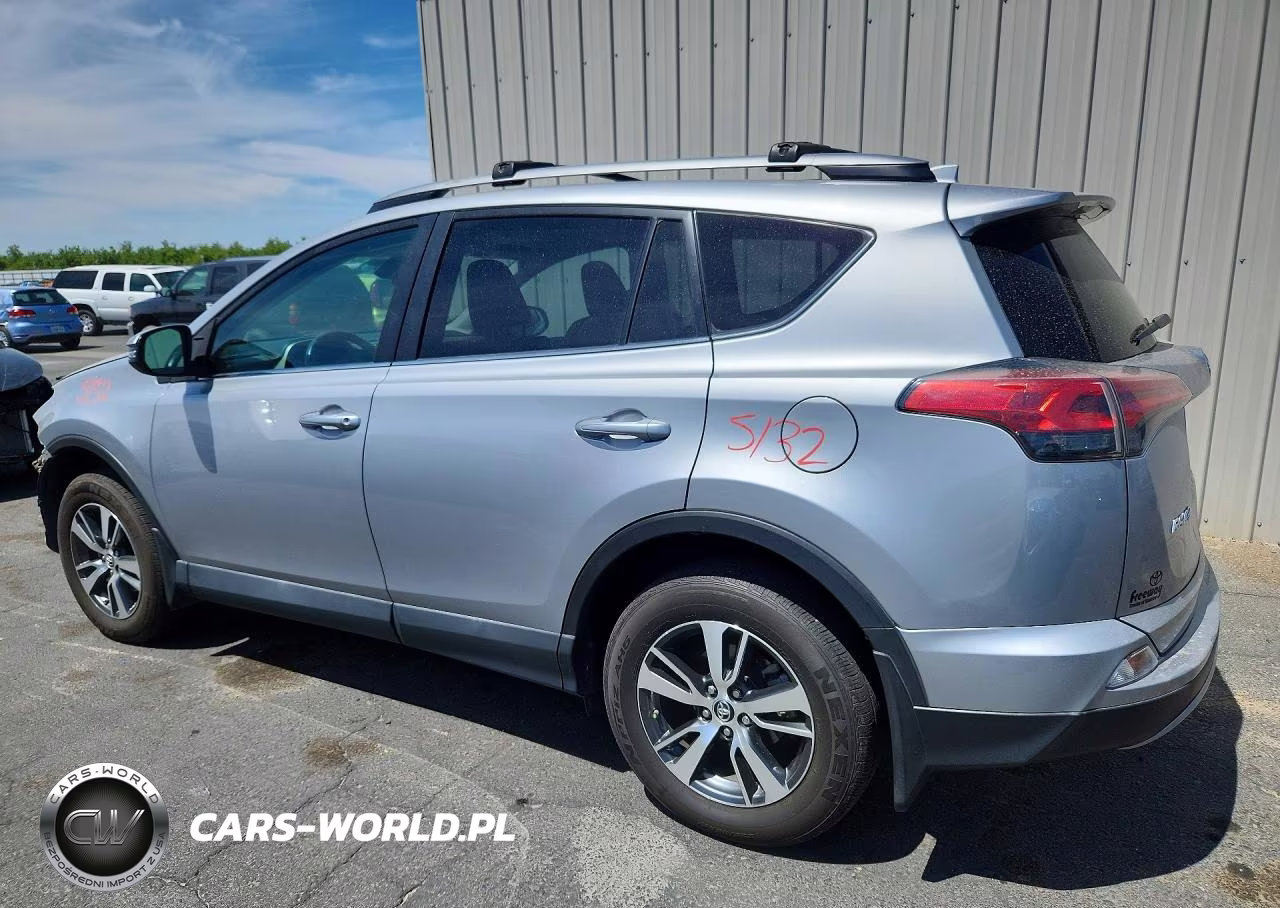 2018 Toyota Rav4 Xle VIN:2T3WFREV1JW463084 - 2