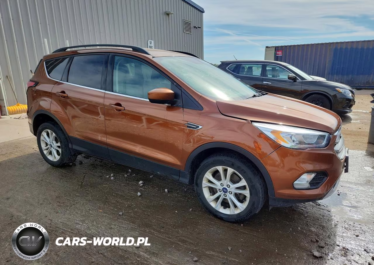 2017 Ford Escape Se VIN:1FMCU9G9XHUE13893 - 4