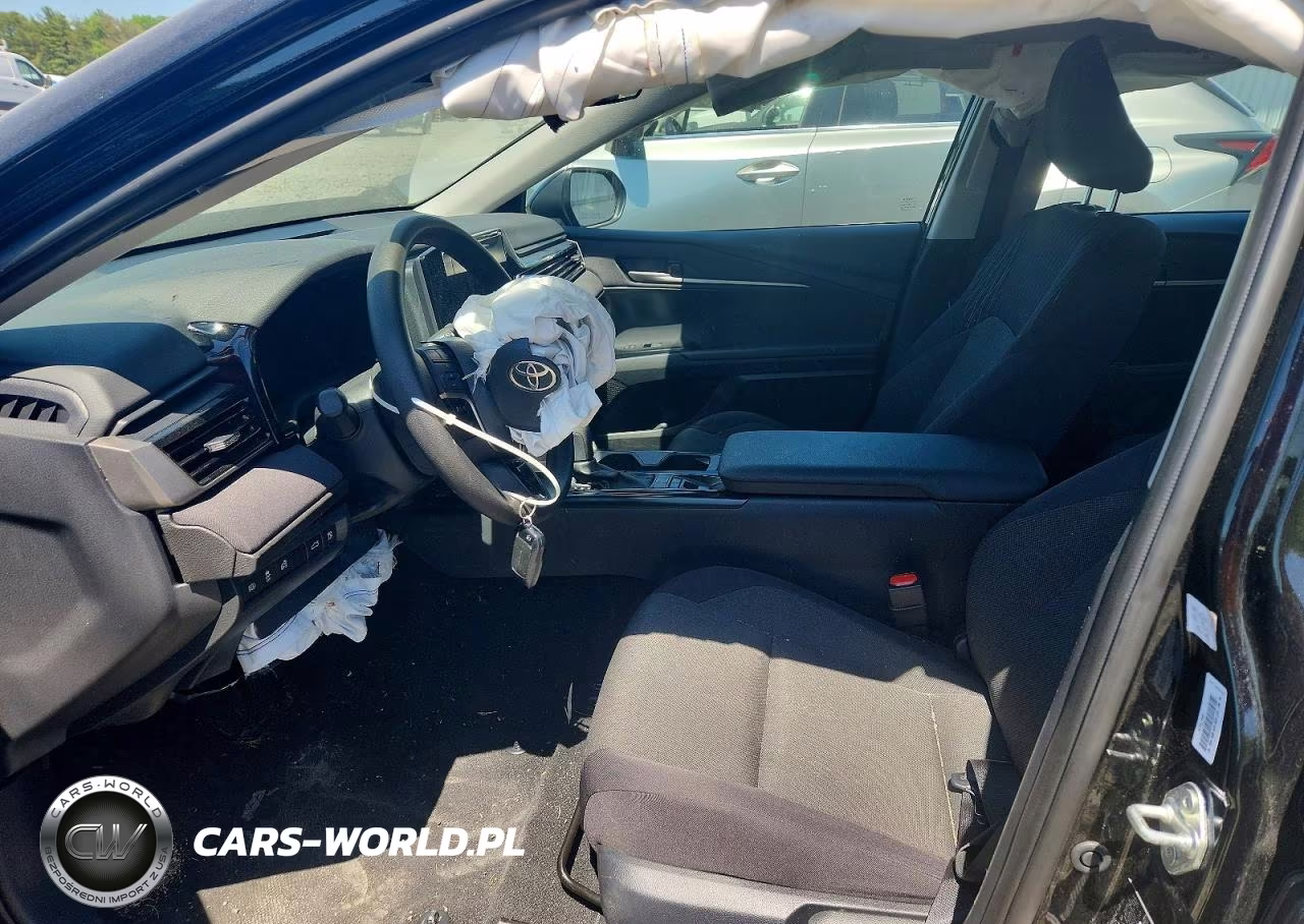 2025 Toyota Camry Le VIN:4T1DAACK6SU580699 - 7
