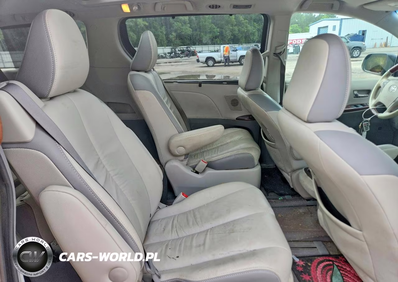 2011 Toyota Sienna Limited 7-Passenger VIN:5TDDK3DC3BS023113 - 11