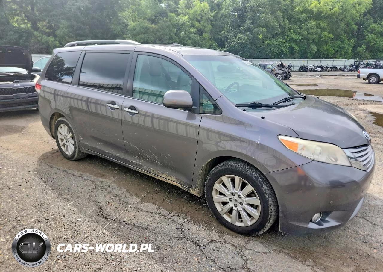 2011 Toyota Sienna Limited 7-Passenger VIN:5TDDK3DC3BS023113 - 4