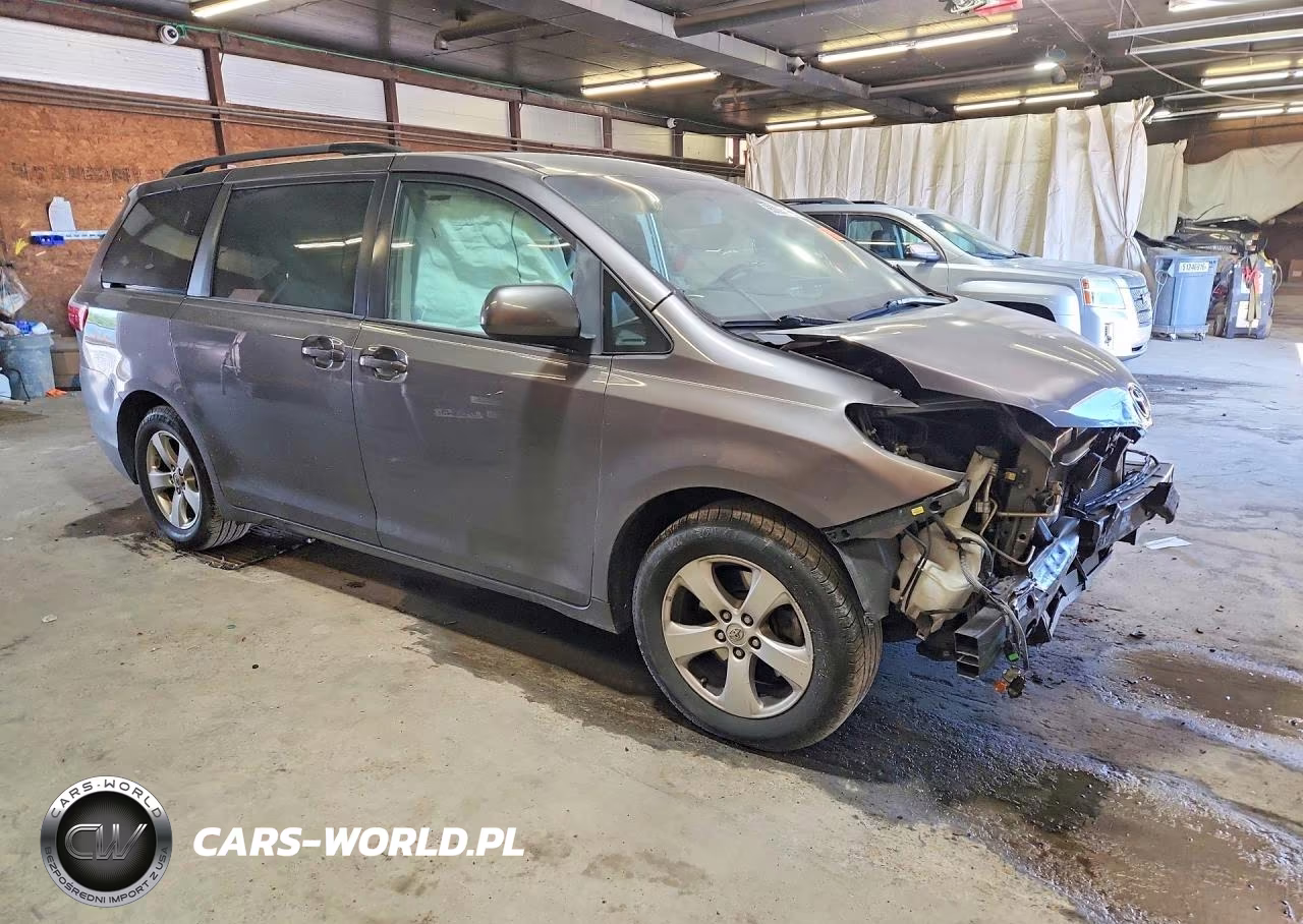 2016 Toyota Sienna Le VIN:5TDKK3DC7GS727538 - 4