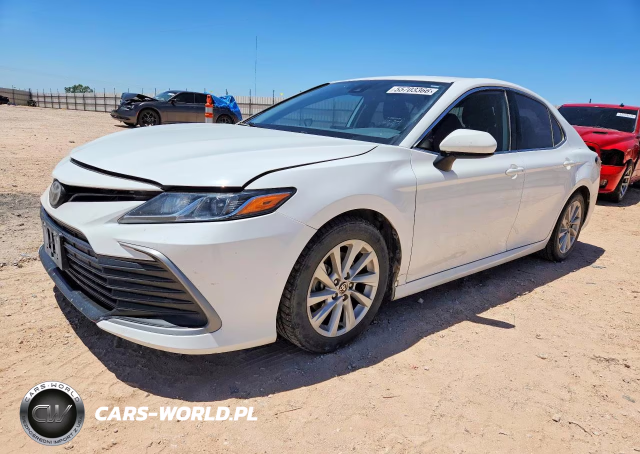 2021 Toyota Camry Le – zdjęcie 1 z 12