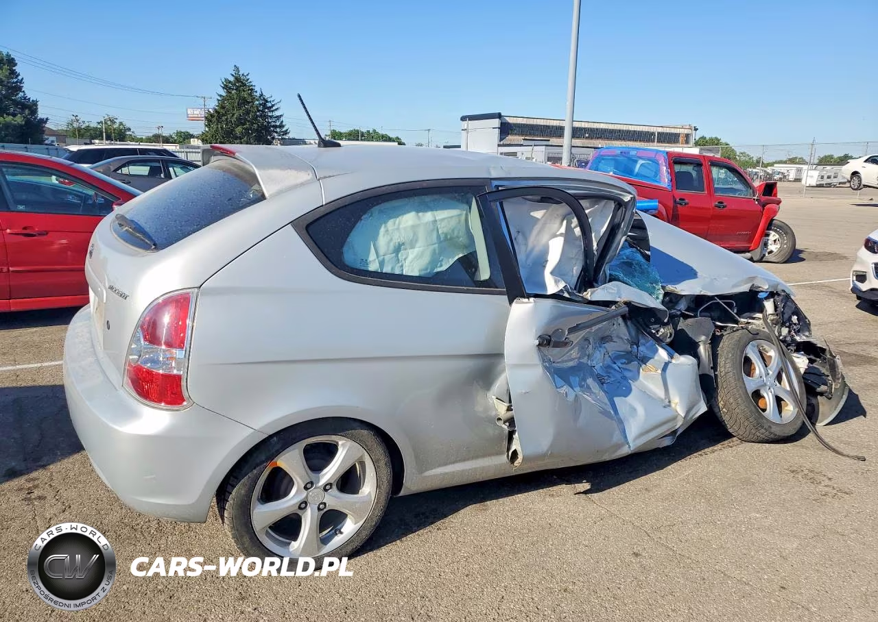 2009 Hyundai Accent Se VIN:KMHCN36C39U130891 - 3