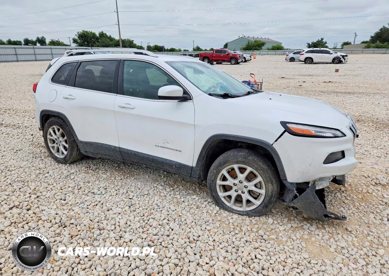 2018 Jeep Cherokee Latitude VIN:1C4PJLCB3JD574404 - 4