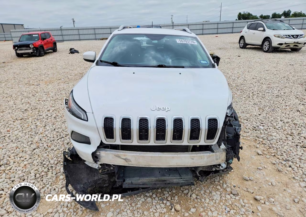 2018 Jeep Cherokee Latitude VIN:1C4PJLCB3JD574404 - 5
