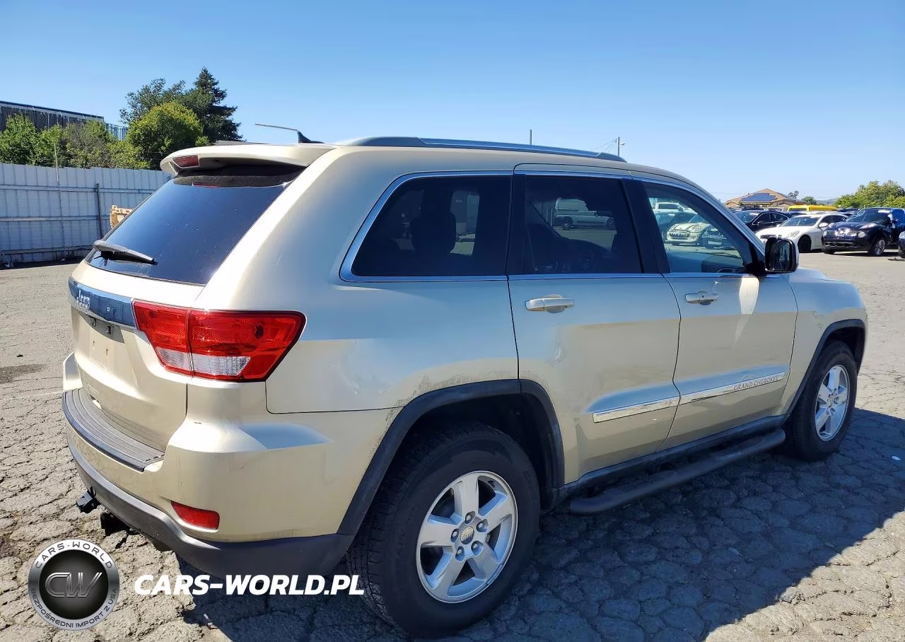 2012 Jeep Grand Cherokee Laredo VIN:1C4RJFAG9CC160254 - 3