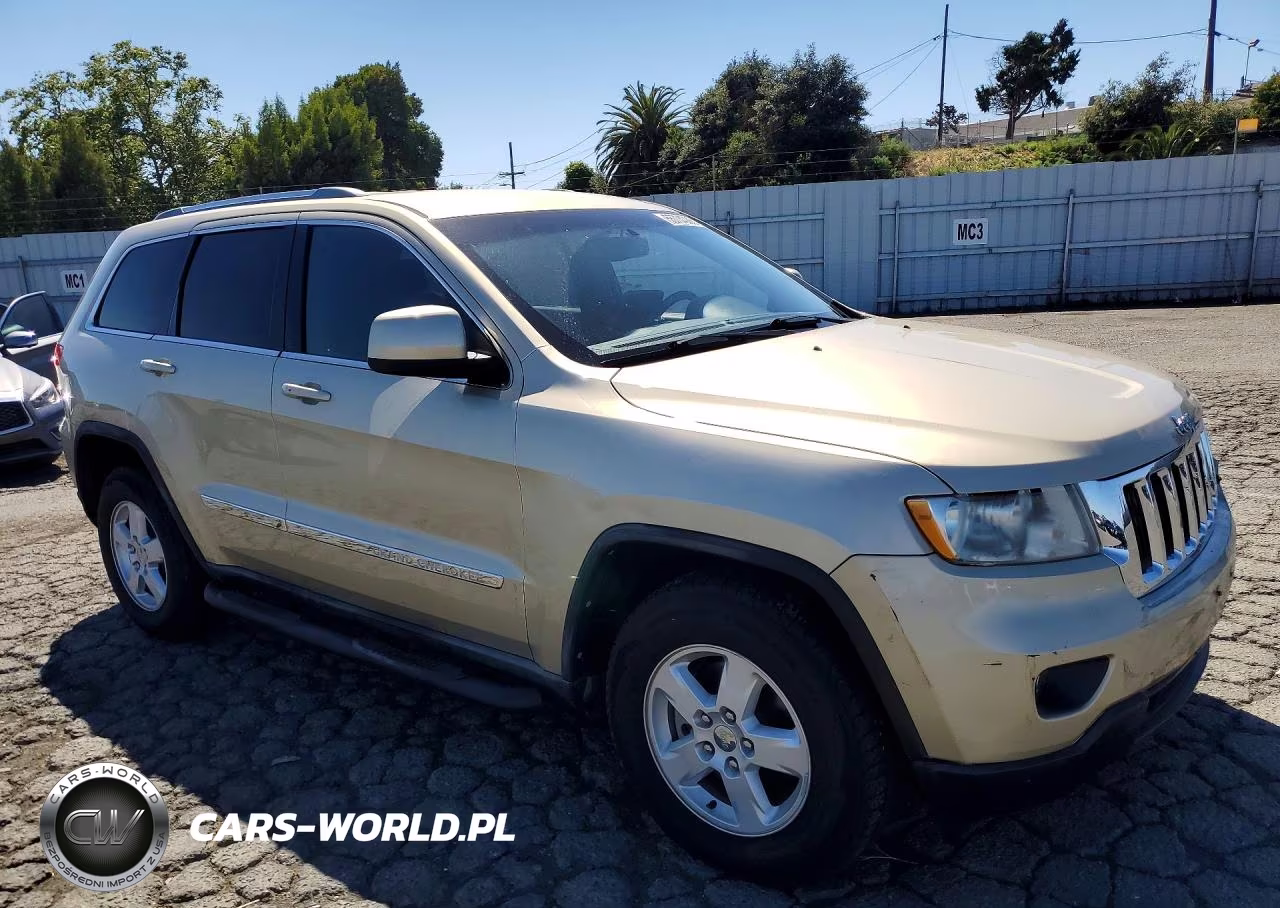2012 Jeep Grand Cherokee Laredo VIN:1C4RJFAG9CC160254 - 4