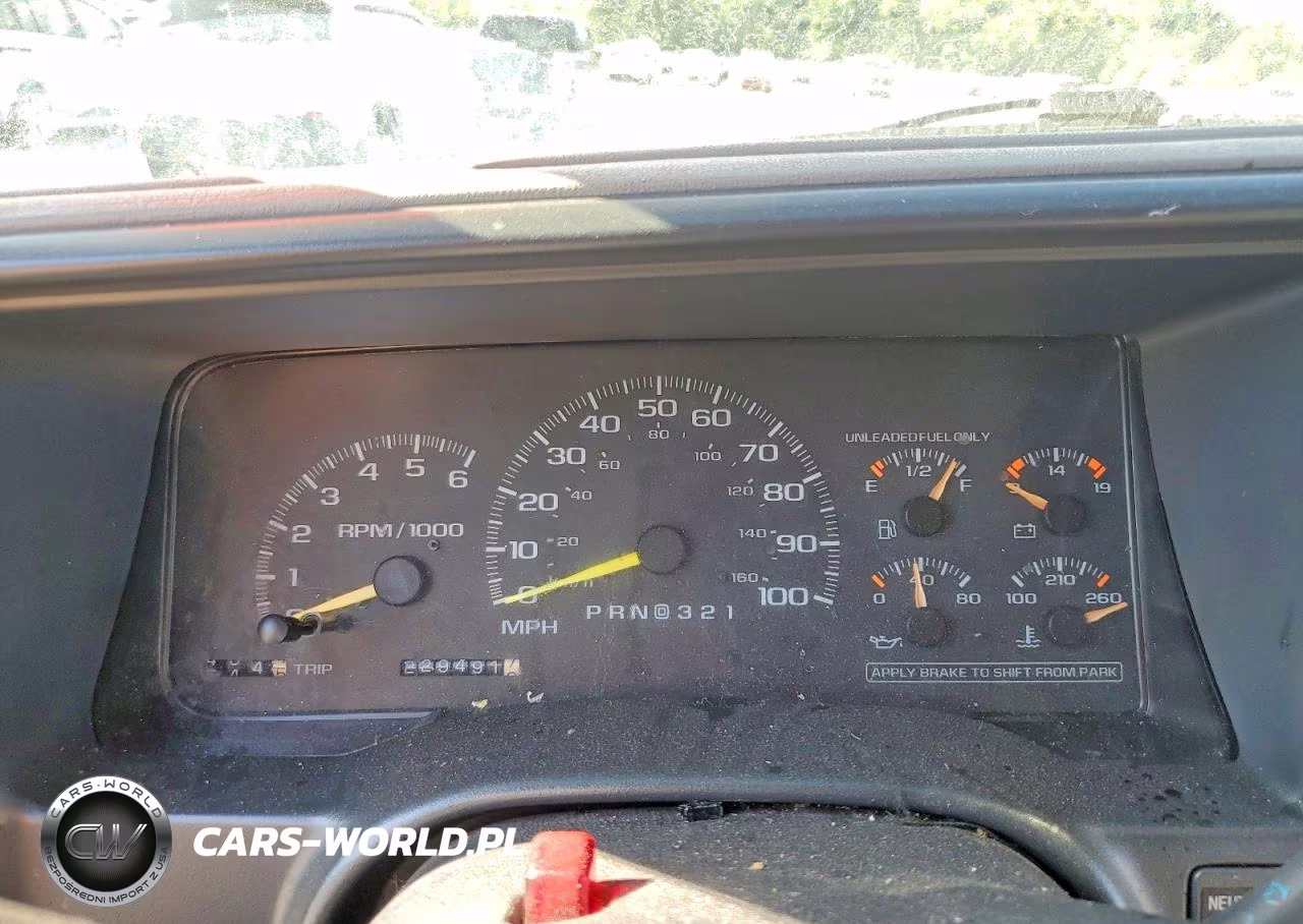 1998 Chevrolet Tahoe K1500 VIN:3GNEK18R8WG106426 - 9