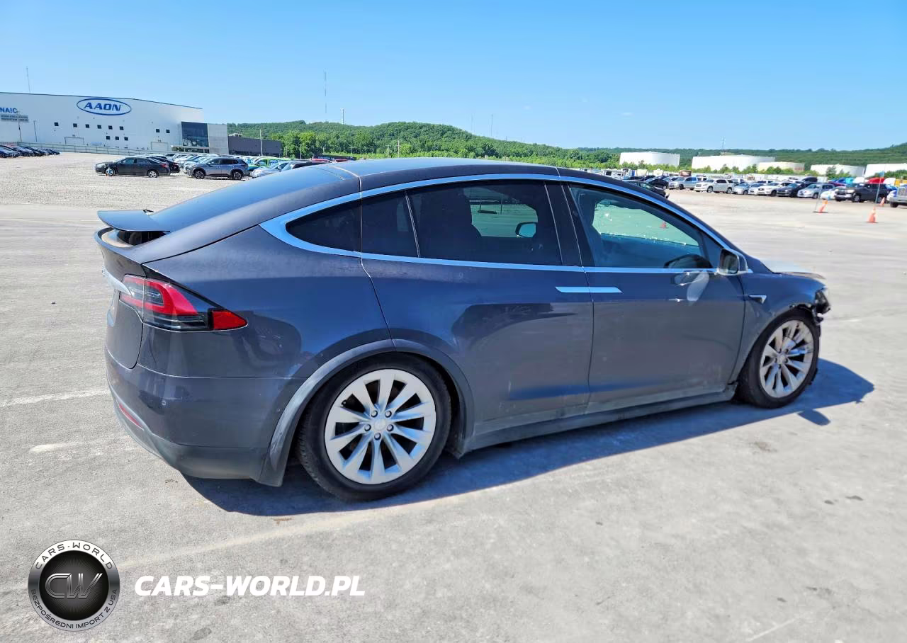 2018 Tesla Model X VIN:5YJXCAE20JF112872 - 3