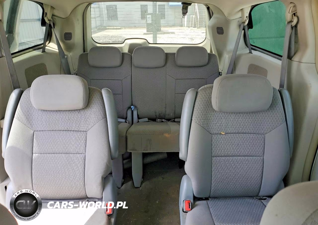 2008 Chrysler Town & Country Touring VIN:2A8HR54P18R141408 - 10