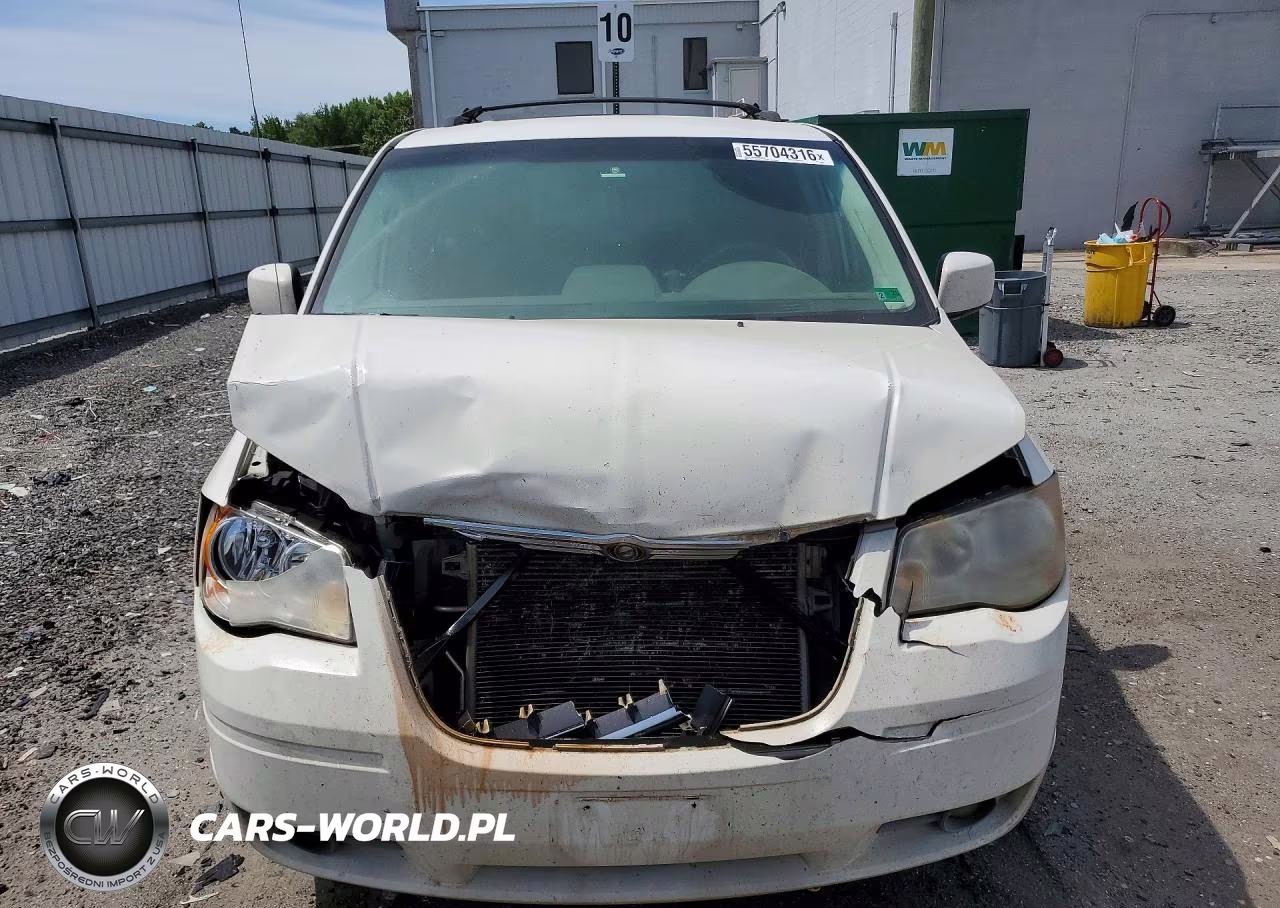 2008 Chrysler Town & Country Touring VIN:2A8HR54P18R141408 - 5