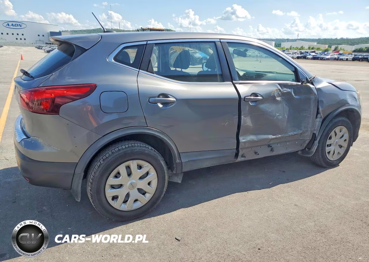 2018 Nissan Rogue Sport S VIN:JN1BJ1CP0JW186872 - 3