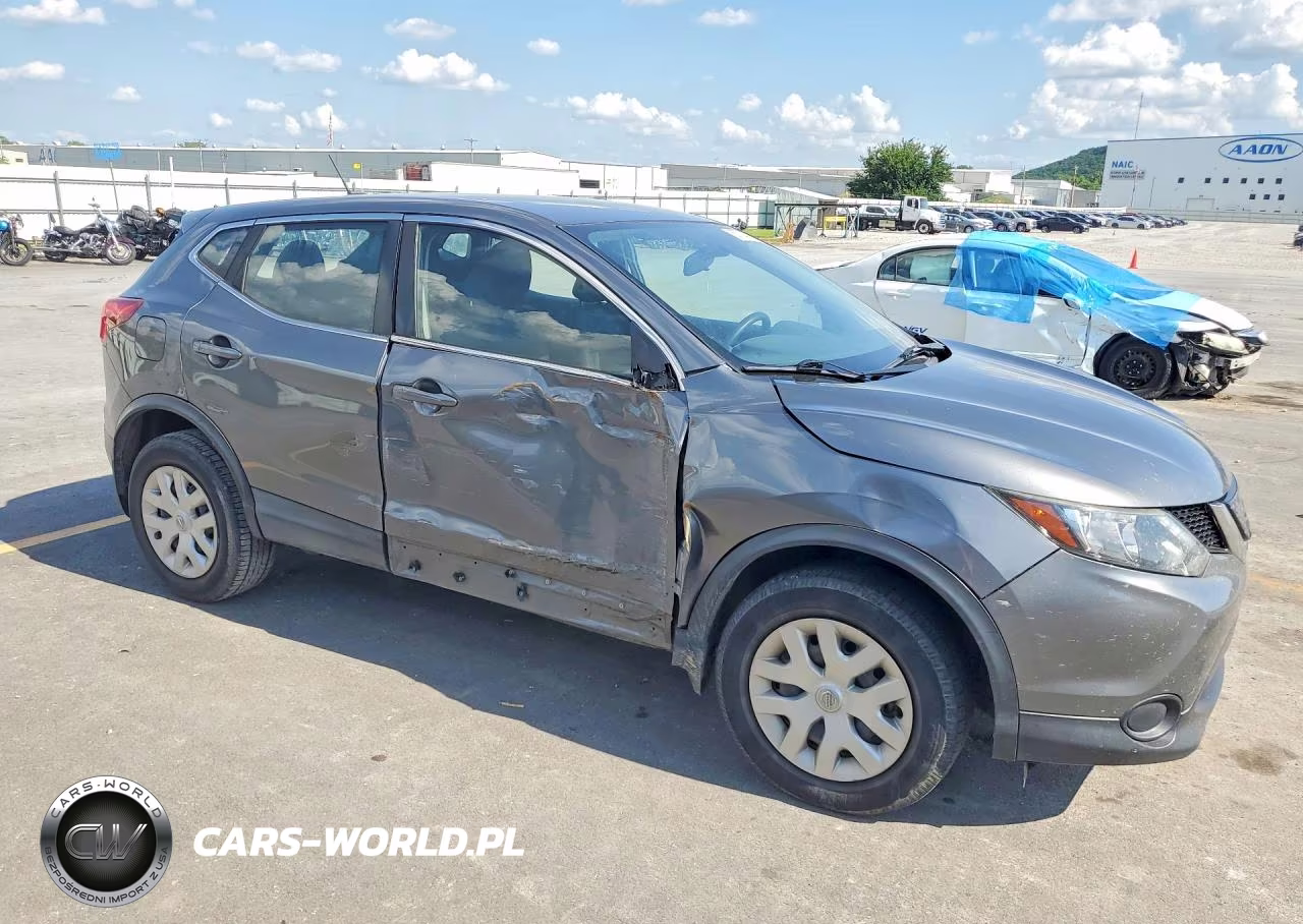 2018 Nissan Rogue Sport S VIN:JN1BJ1CP0JW186872 - 4