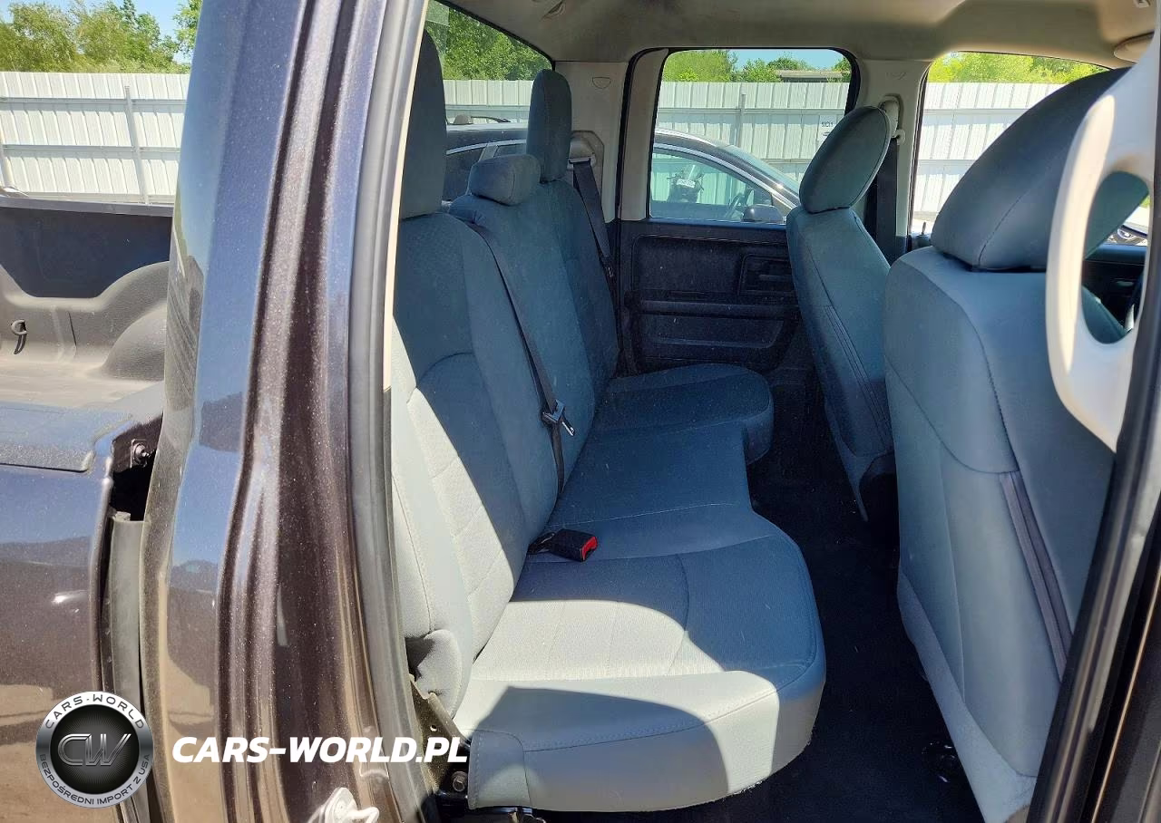 2019 Ram 1500 Classic Tradesman VIN:1C6RR7FG4KS537687 - 10