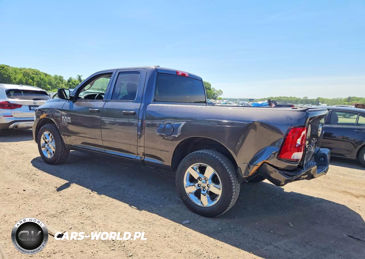 2019 Ram 1500 Classic Tradesman VIN:1C6RR7FG4KS537687 - 2