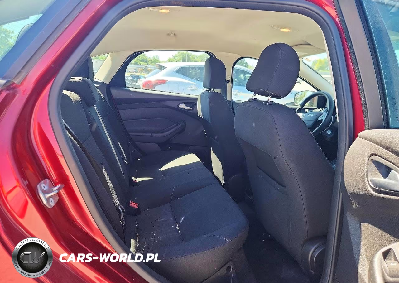 2017 Ford Focus Se VIN:1FADP3F26HL341135 - 10