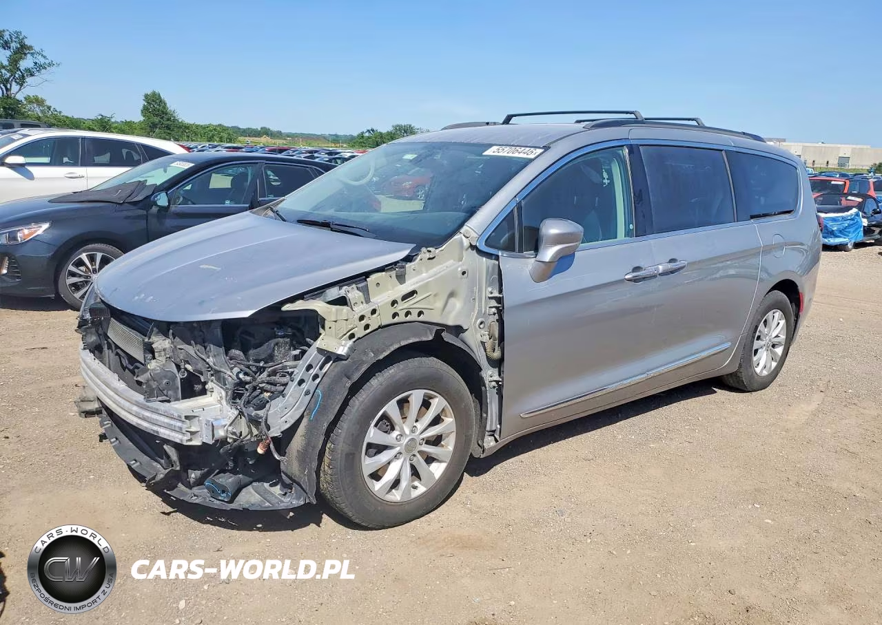 2017 Chrysler Pacifica Touring L – zdjęcie 1 z 13