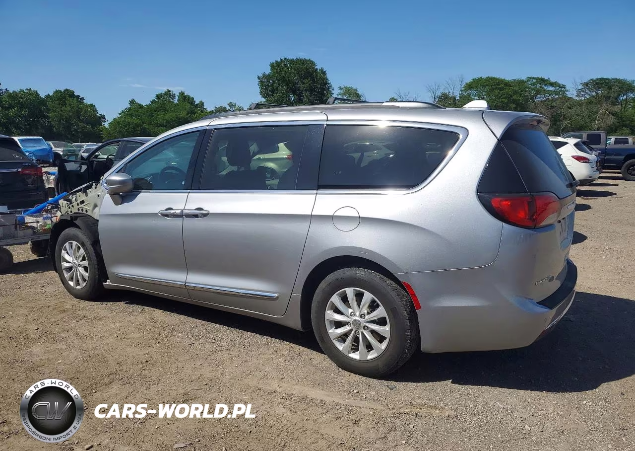 2017 Chrysler Pacifica Touring L VIN:2C4RC1BG4HR540614 - 2