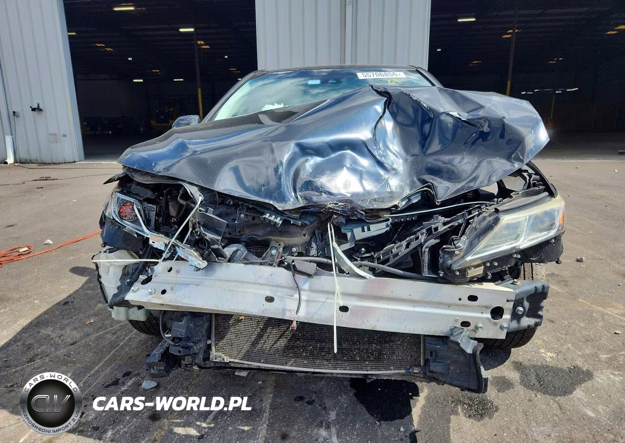 2018 Toyota Camry Le VIN:4T1B11HK1JU543218 - 5
