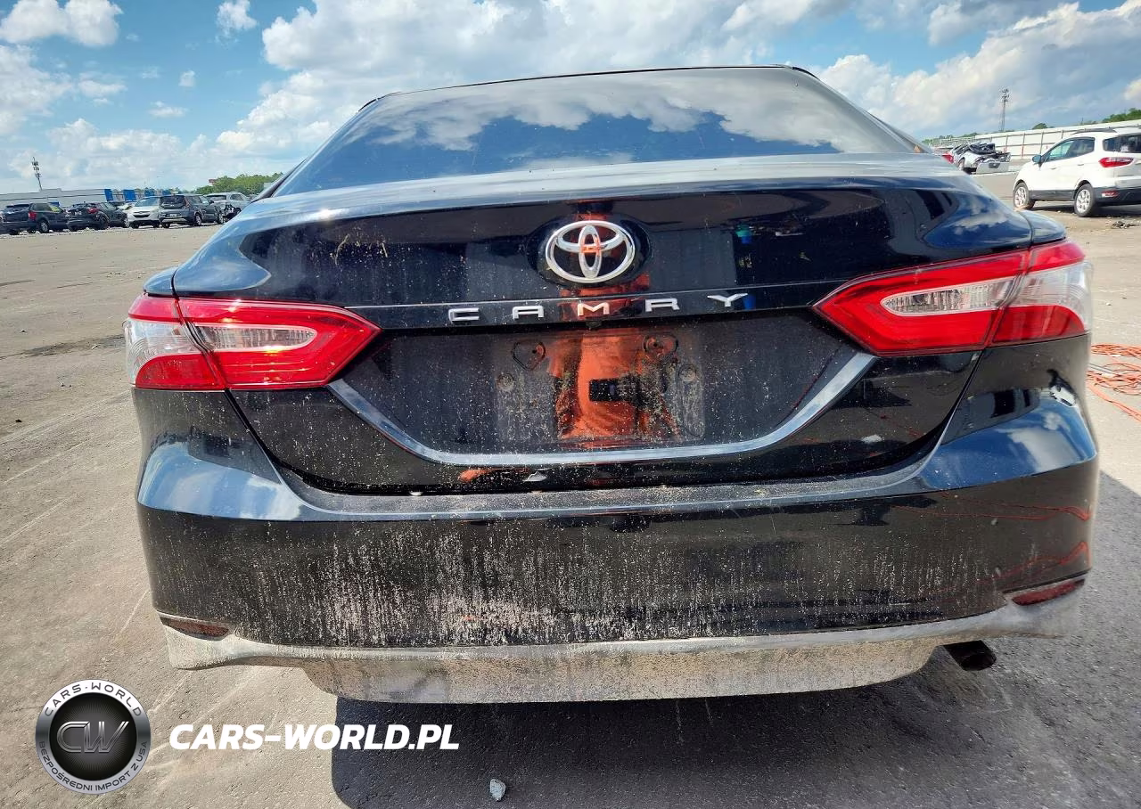 2018 Toyota Camry Le VIN:4T1B11HK1JU543218 - 6