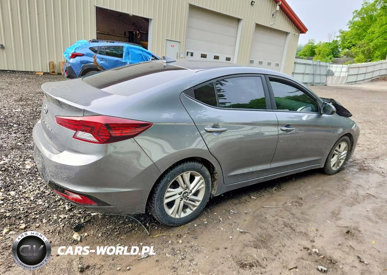 2019 Hyundai Elantra Value Edition VIN:5NPD84LF3KH416485 - 3