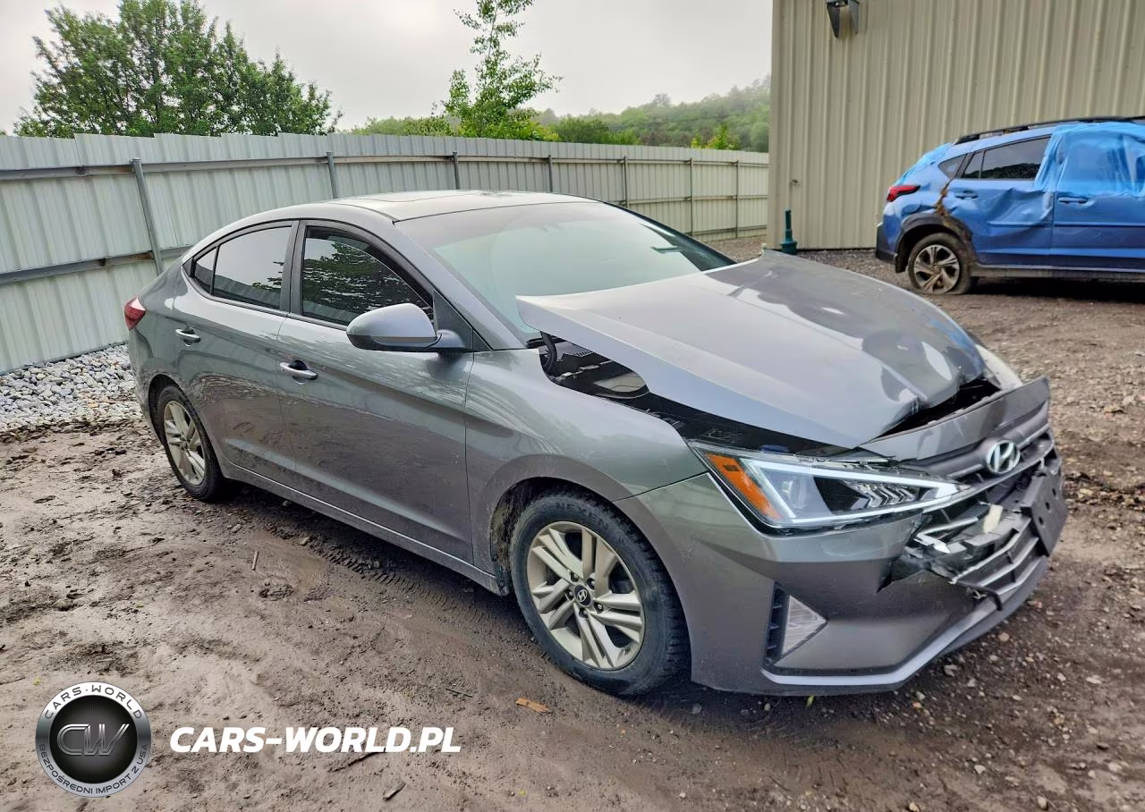 2019 Hyundai Elantra Value Edition VIN:5NPD84LF3KH416485 - 4