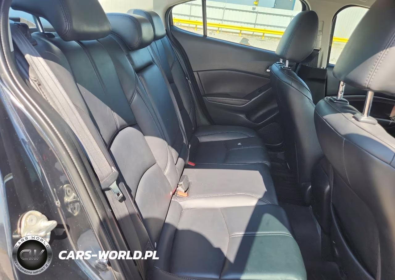 2018 Mazda 3 Touring VIN:3MZBN1V39JM166399 - 10