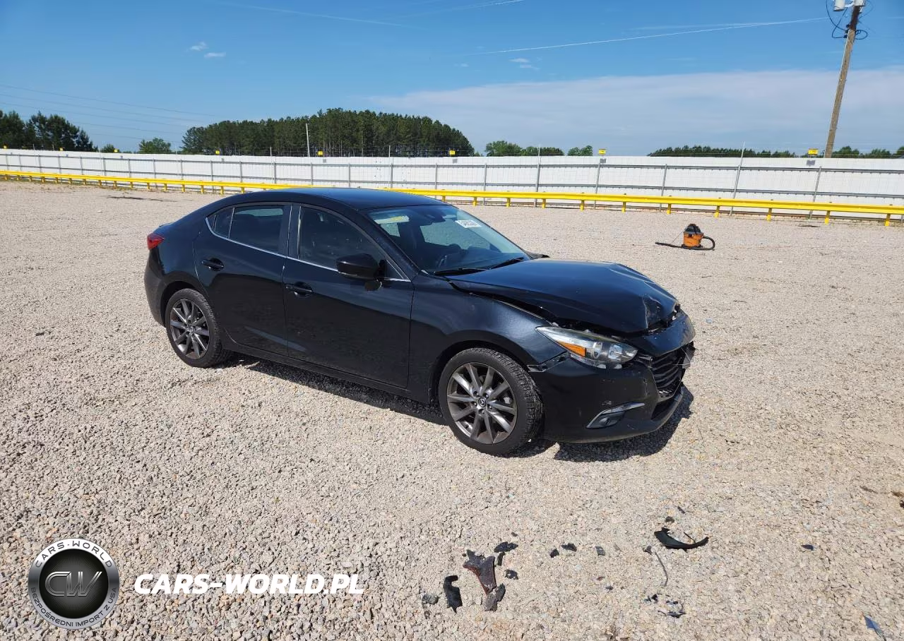 2018 Mazda 3 Touring VIN:3MZBN1V39JM166399 - 4