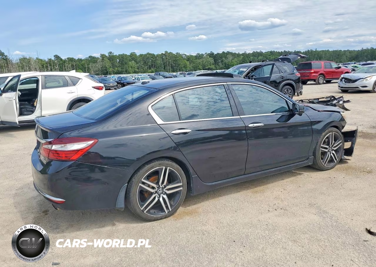 2016 Honda Accord Touring VIN:1HGCR3F9XGA012513 - 3