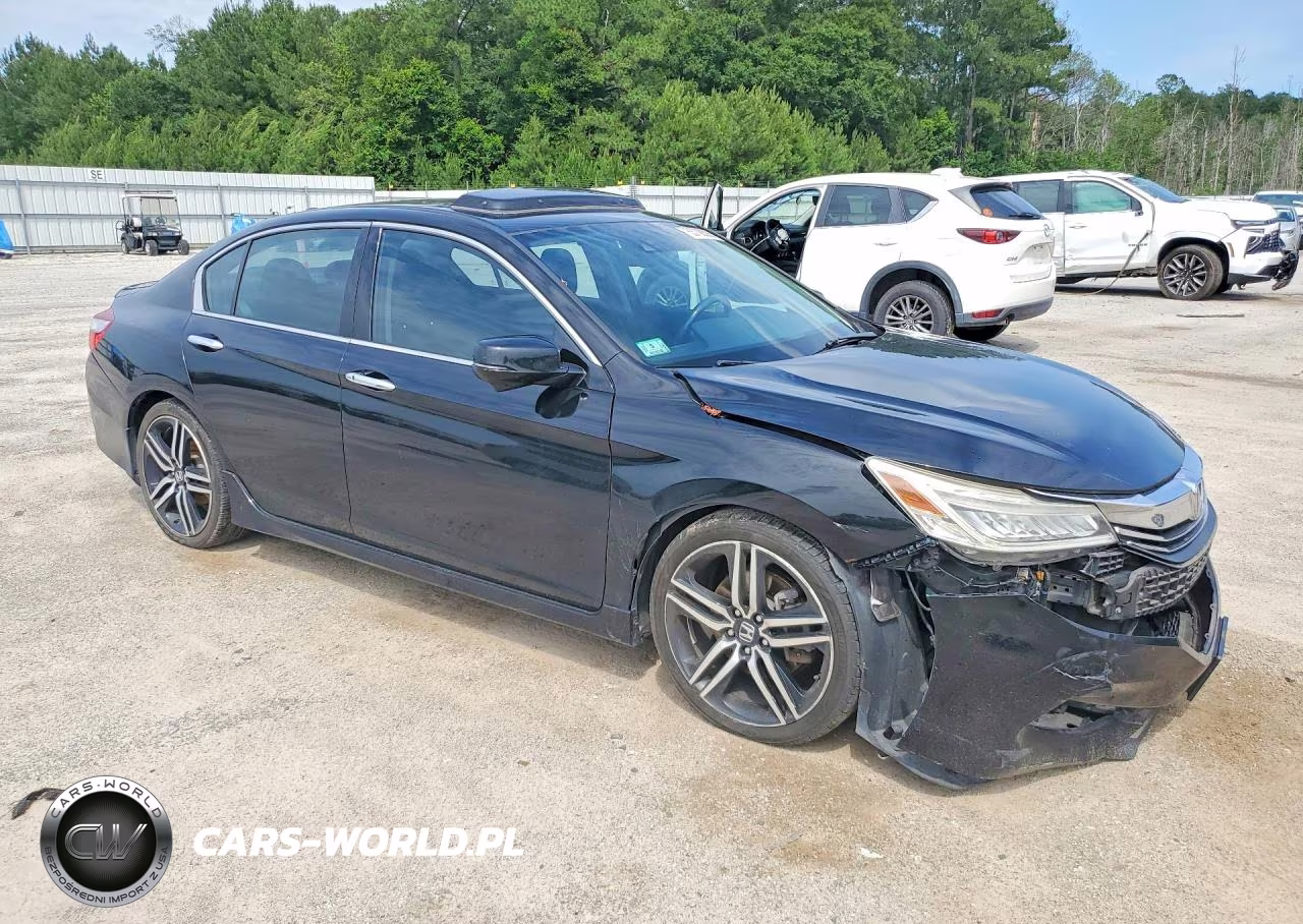 2016 Honda Accord Touring VIN:1HGCR3F9XGA012513 - 4