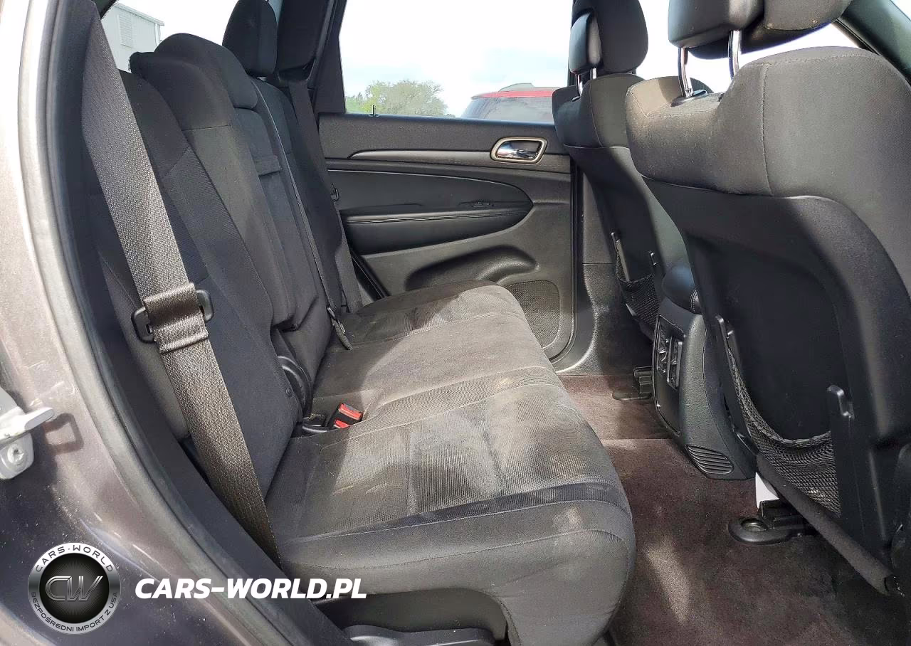 2015 Jeep Grand Cherokee Laredo VIN:1C4RJEAGXFC218192 - 11