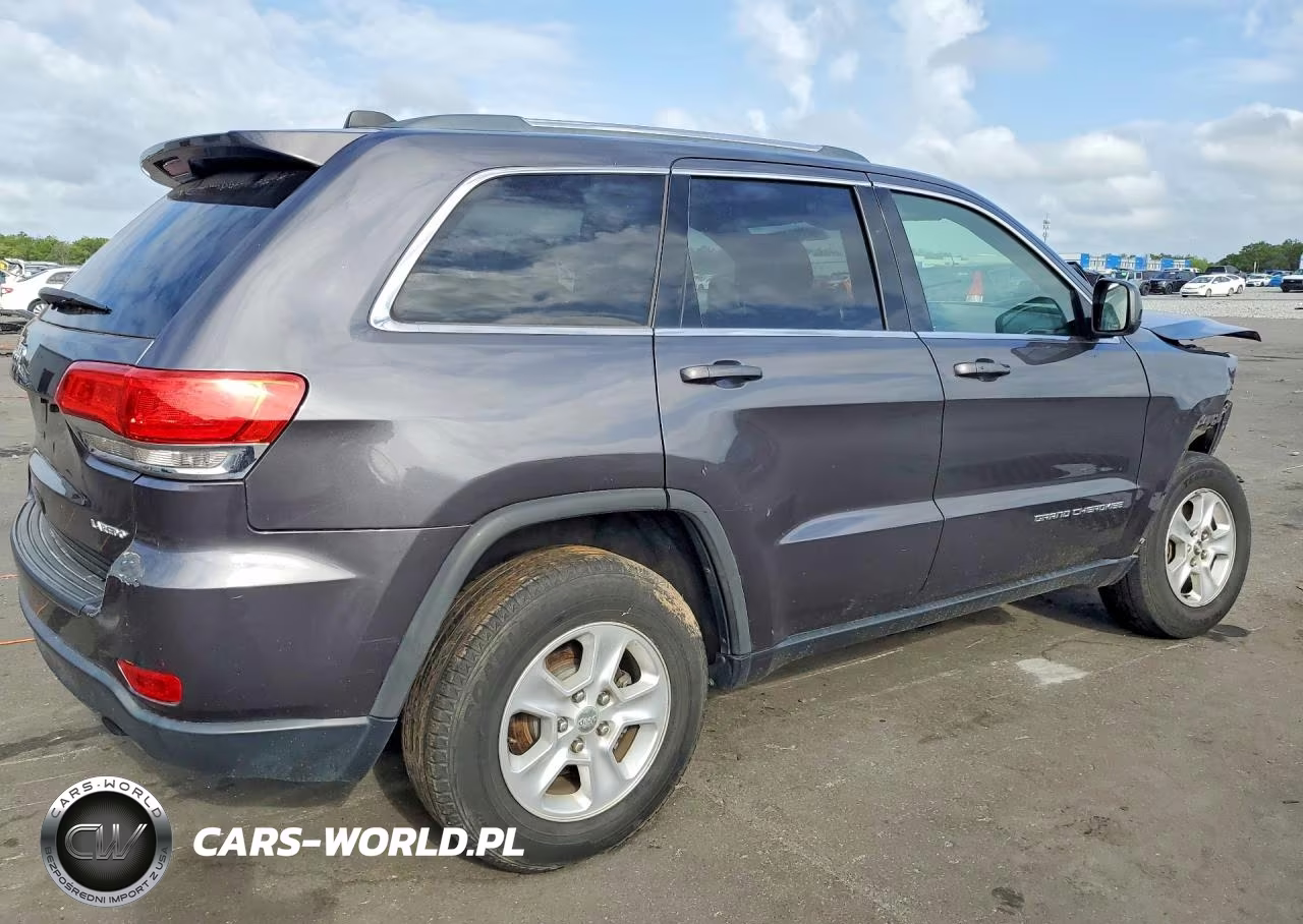 2015 Jeep Grand Cherokee Laredo VIN:1C4RJEAGXFC218192 - 3