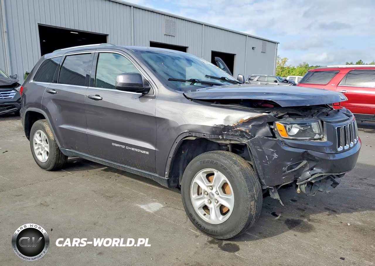 2015 Jeep Grand Cherokee Laredo VIN:1C4RJEAGXFC218192 - 4
