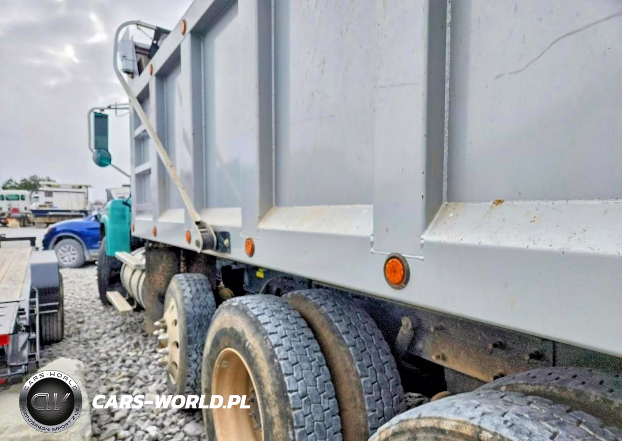 2010 Mack Chu613 Dump Truck VIN:1M1AN09Y3AN005762 - 3