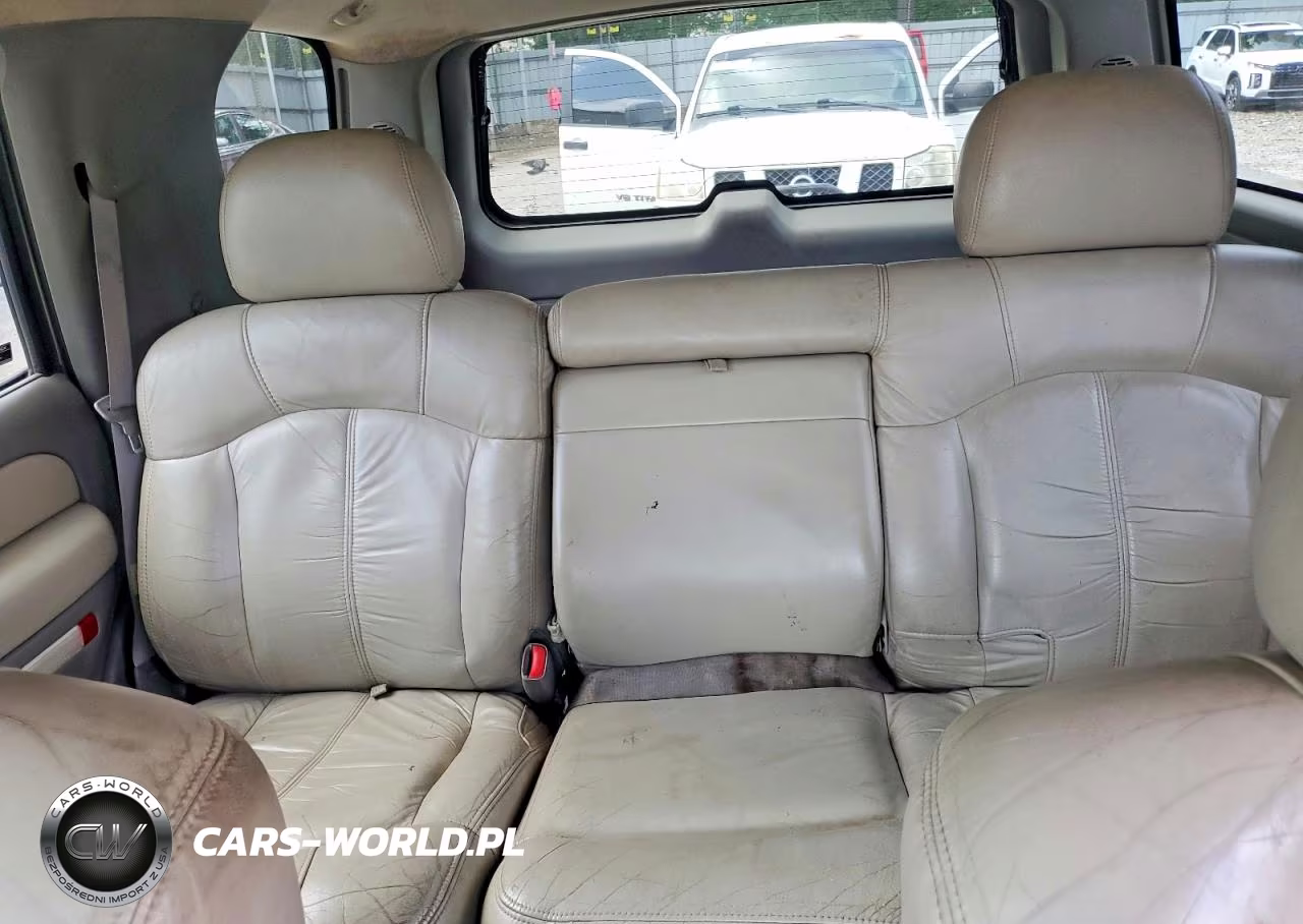 2000 Chevrolet Tahoe C1500 VIN:1GNEC13T7YJ120349 - 10