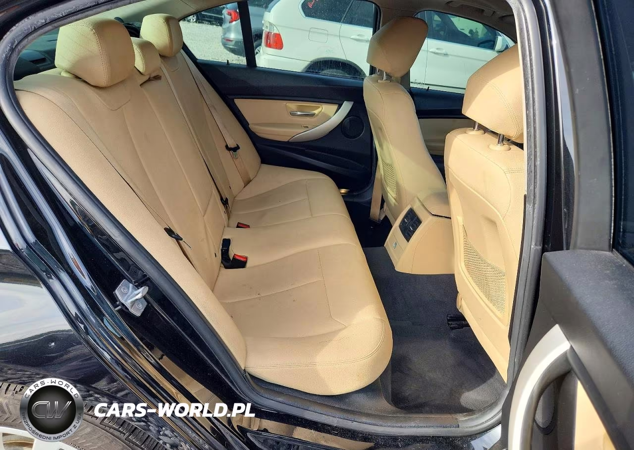 2018 BMW 320 I VIN:WBA8A9C5XJAH14726 - 10