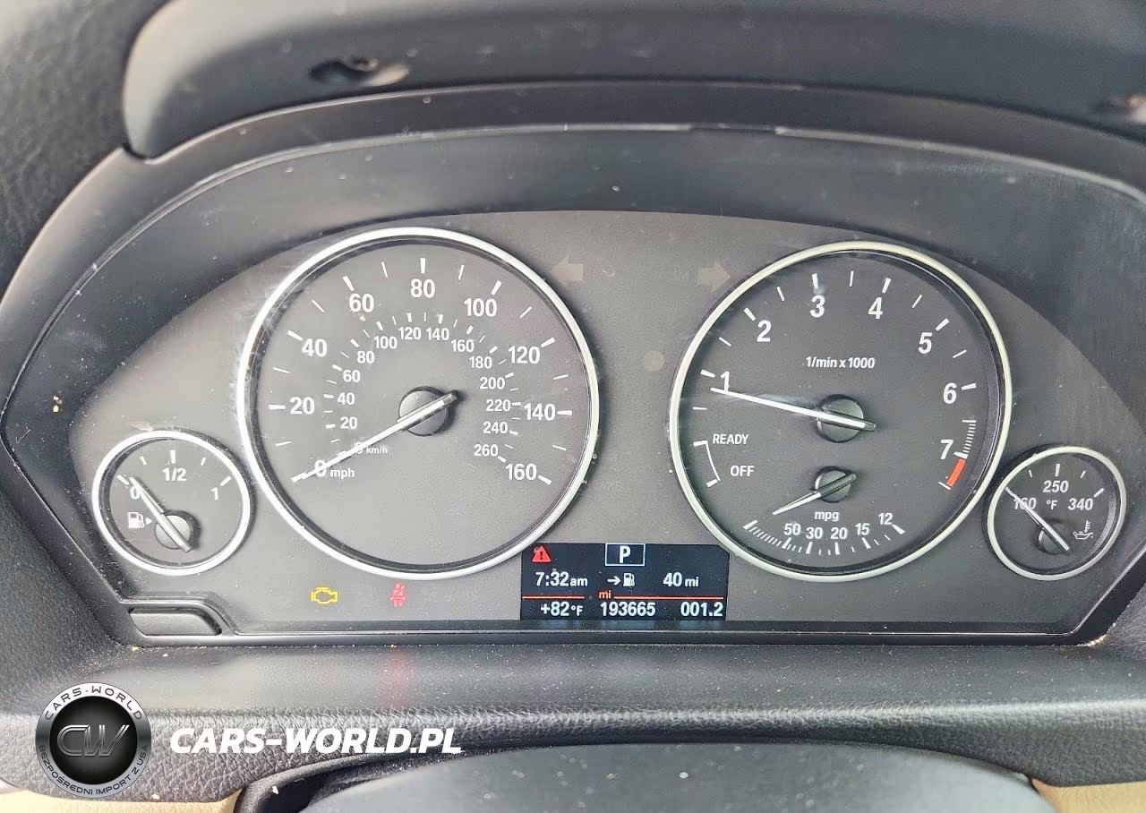 2018 BMW 320 I VIN:WBA8A9C5XJAH14726 - 9