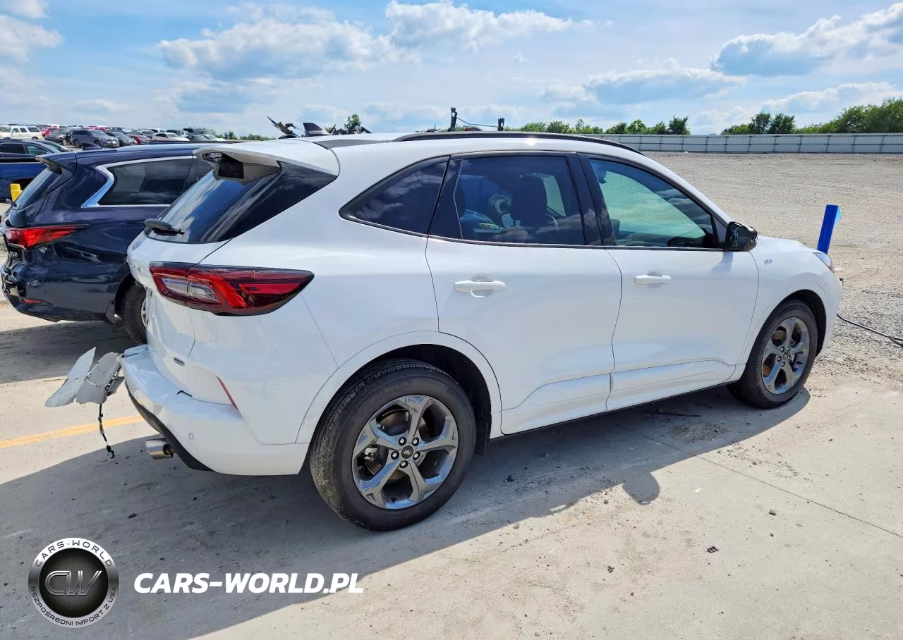 2023 Ford Escape St Line VIN:1FMCU0MZ0PUB19675 - 3