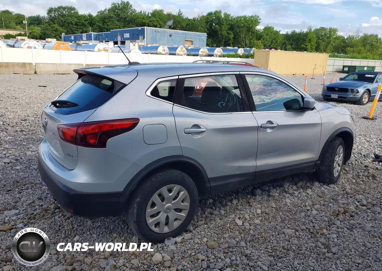 2019 Nissan Rogue Sport S VIN:JN1BJ1CR1KW338466 - 3