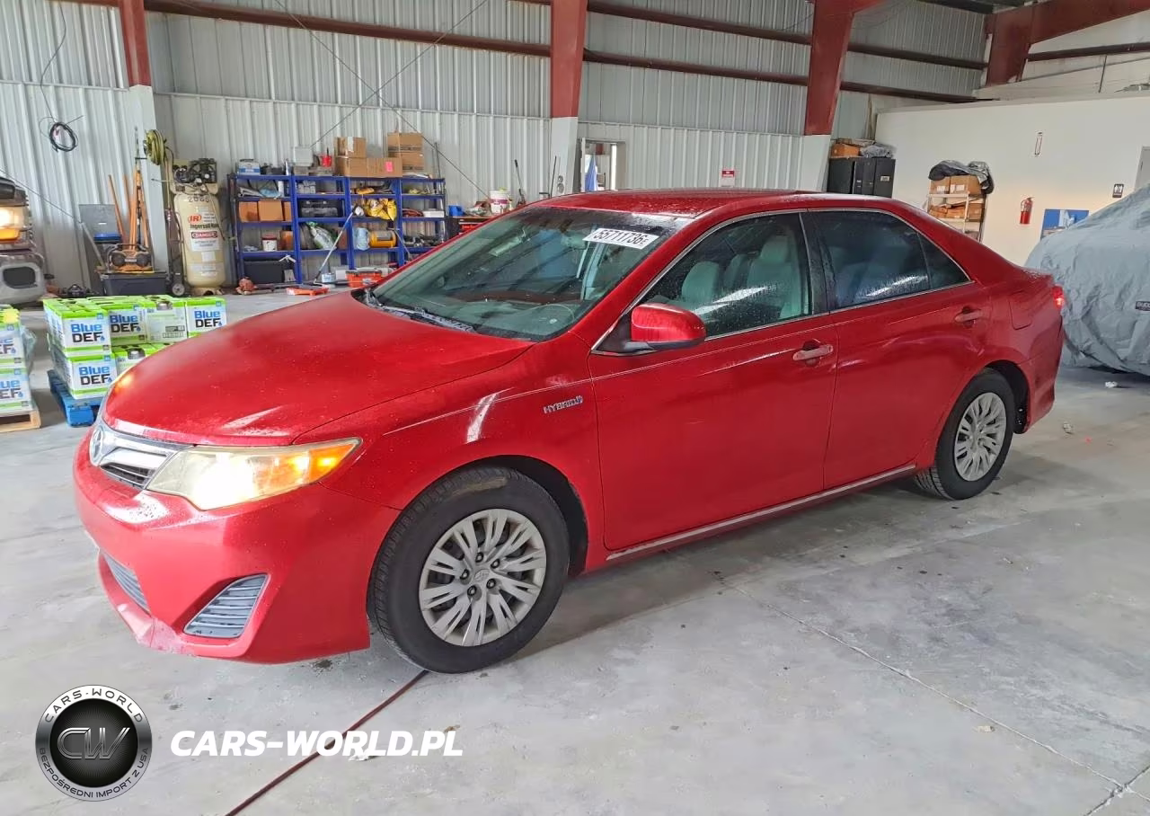 2014 Toyota Camry Hybrid Le – zdjęcie 1 z 12