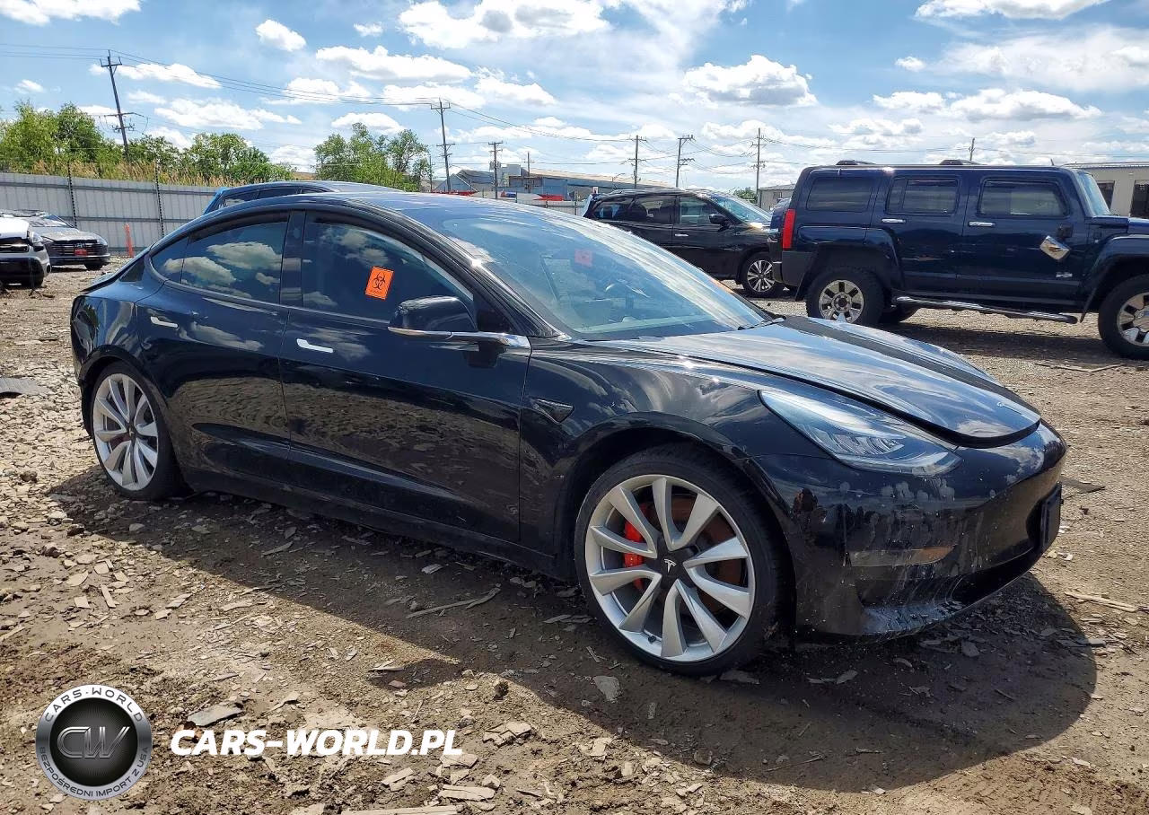 2018 Tesla Model 3 VIN:5YJ3E1EB6JF188119 - 4