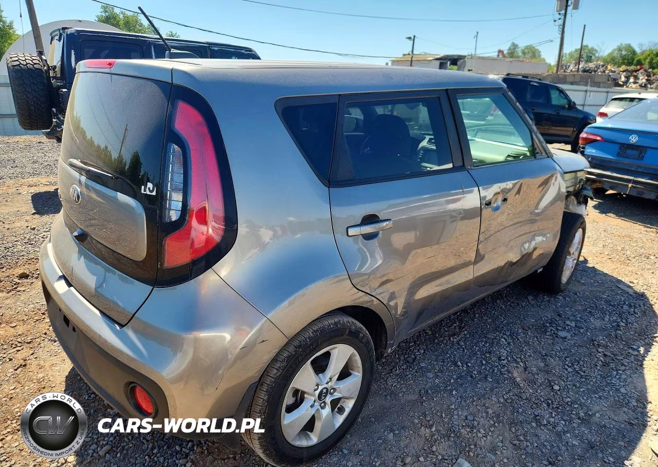 2018 Kia Soul Base VIN:KNDJN2A2XJ7523830 - 3