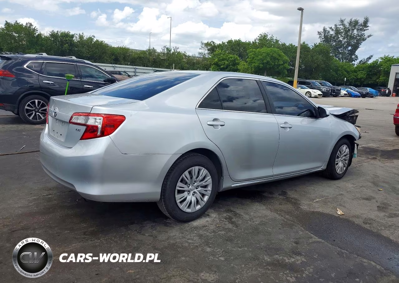 2014 Toyota Camry Le VIN:4T4BF1FK0ER416427 - 3