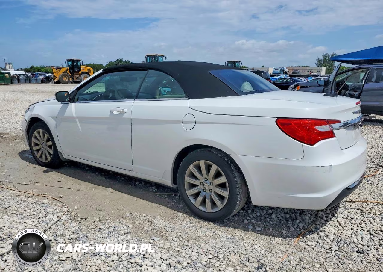 2013 Chrysler 200 Touring VIN:1C3BCBEB1DN533011 - 2